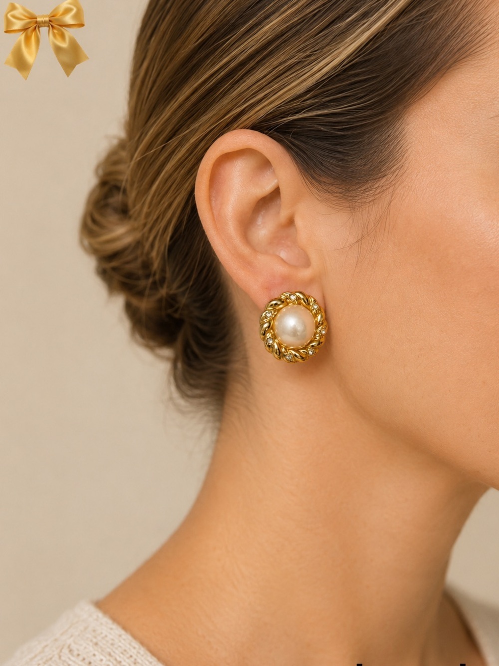 Vintage Gold Tone Faux Pearl Rhinestone Stud Earrings 1 Inch Pierced